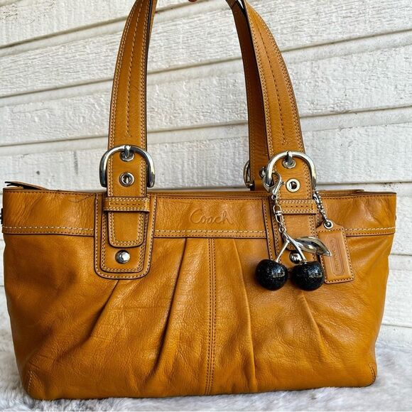 COACH Yellow Butter Fall Y2K Gallery Hampton East West Tote Shoulder Bag SoHo - Picture 5 of 12